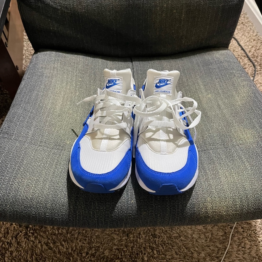 Size 10.5 Nike Air Huarache